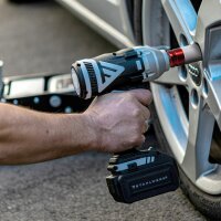 STAHLWERK Tyre Change Set Pro composto da cric, chiave a urto, chiave dinamometrica, ciotola magnetica e guanti da lavoro.